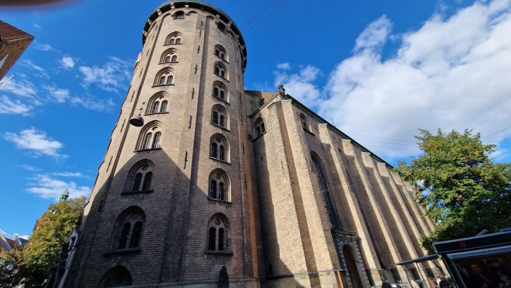 Koppenhága Rundetaarn és a templom